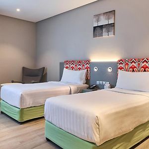 Standard Twin Room City Side